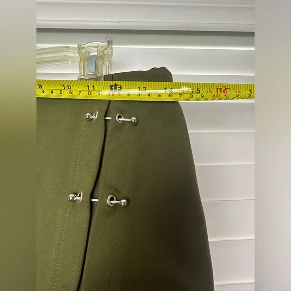 MISSGUIDED green skirt with metal hardware - Picture 11 of 13